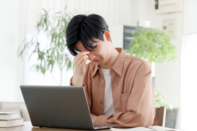 慢性的な頭痛（偏頭痛など）や目の疲れ